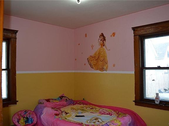 5th image of 61 Comstock Ave