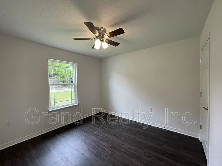 6217 Fox Run St — Photo 15