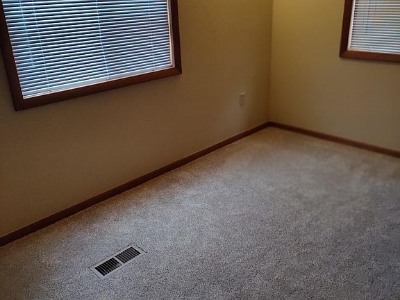 5th image of 3687 England Dr