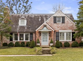 560 Sunnyside Dr, Louisville, KY 40206