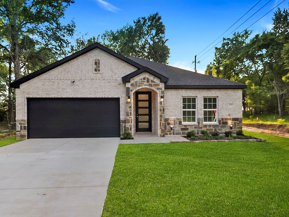 1st image of 133 Oakwood Dr