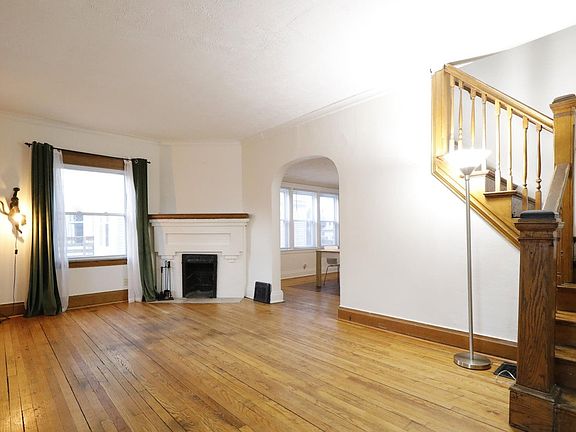 5th image of 504 N Walnut St