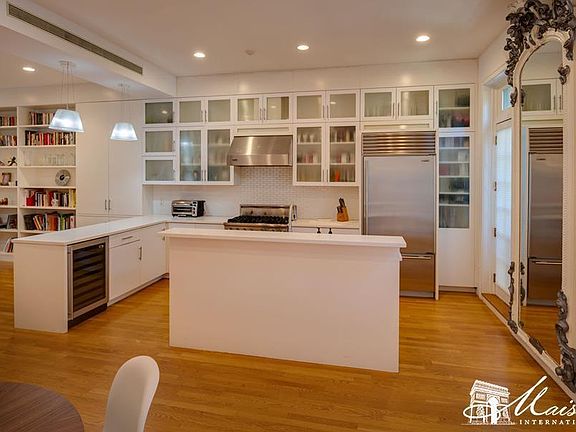 5th image of 413 W 21st St