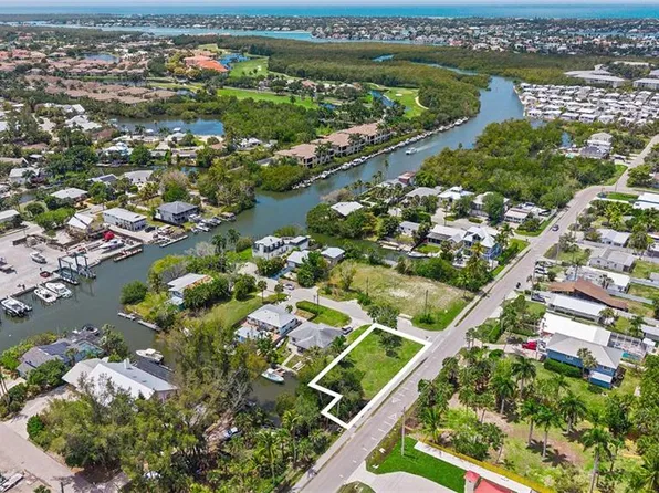 Orange ST, NAPLES, FL 34112