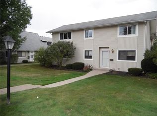 611 Eastbrooke Ln, Rochester, NY 14618