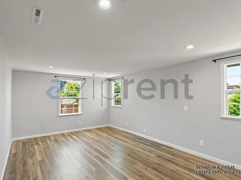 4726 Armour Dr — Photo 14