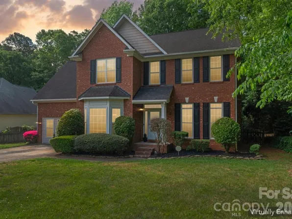 2040 Swaim Dr, Matthews, NC 28105