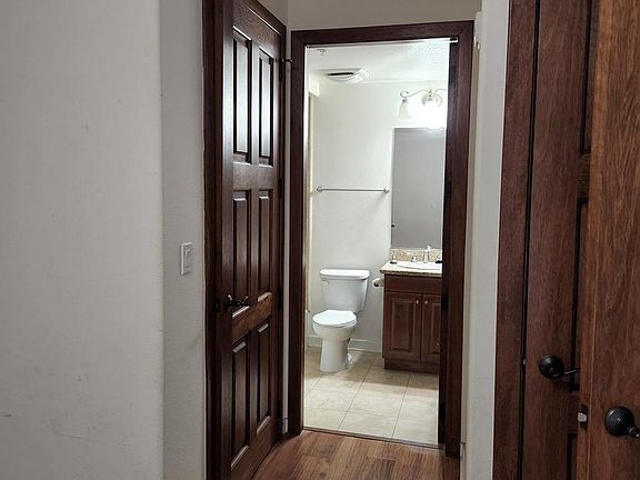 3rd image of 1401 S Saint Andrews Pl APT 108
