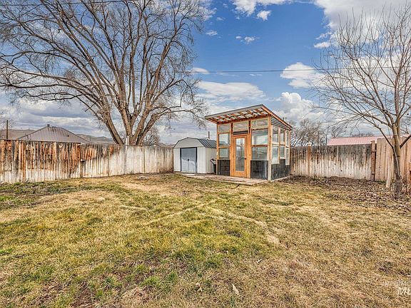 2nd image of 710 Smith St S