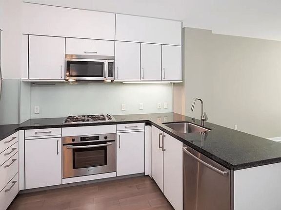 5th image of 333 Main St Unit 6L