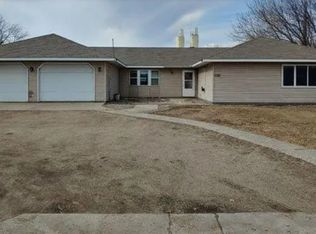 1518 S Front St, Crookston, MN 56716