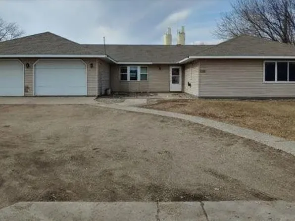 1518 S Front St, Crookston, MN 56716