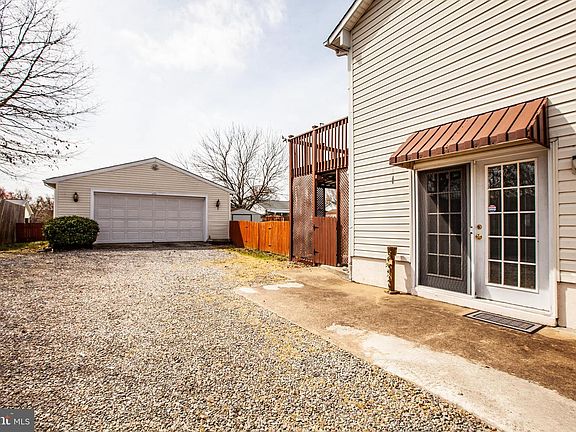 3rd image of 3608 N Rock Creek Dr