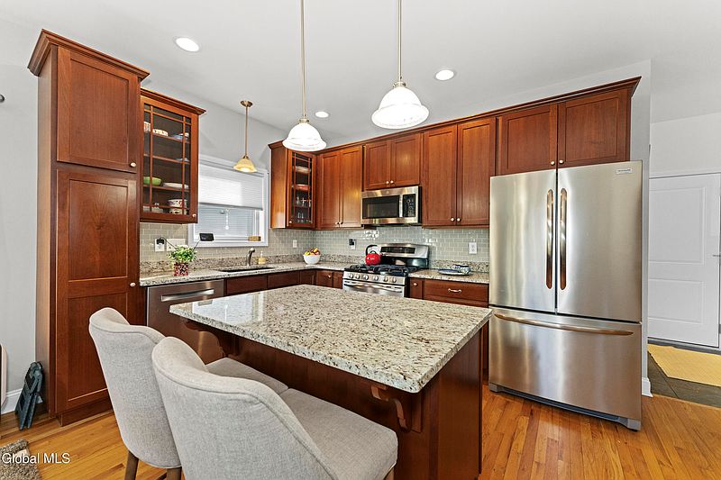 3rd image of 151 Fieldstone Drive