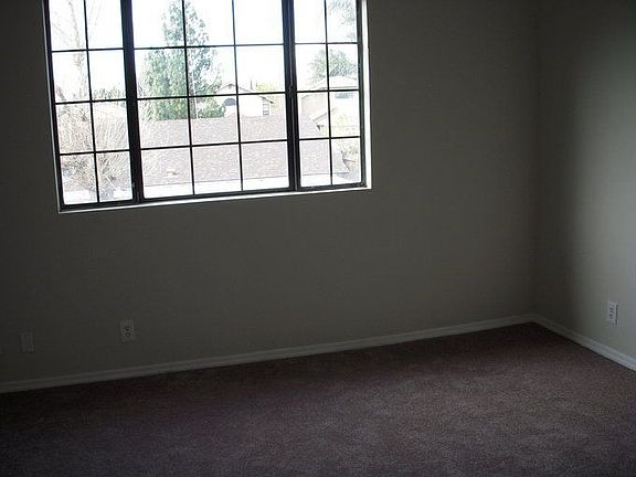 5th image of 15596 Coleen St