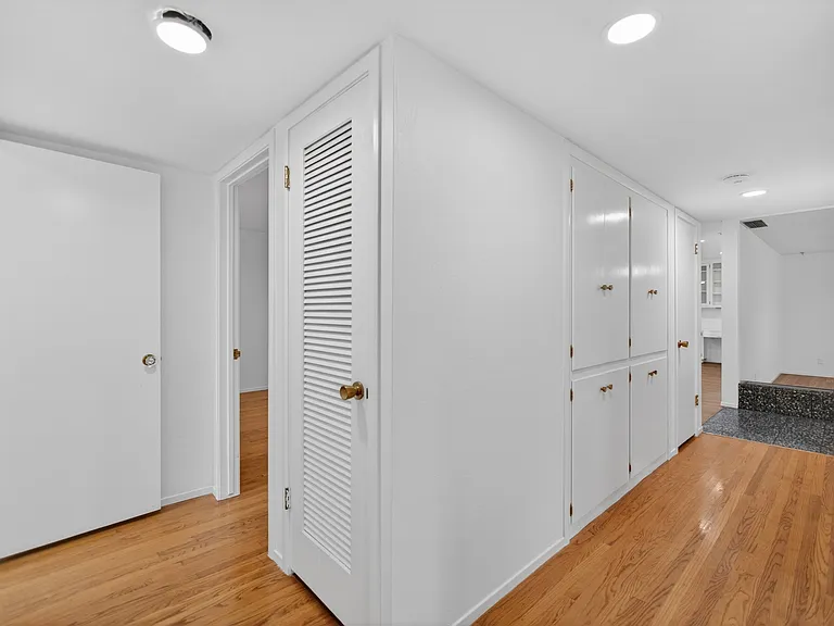5940 Gloria Dr #0 — Photo 21