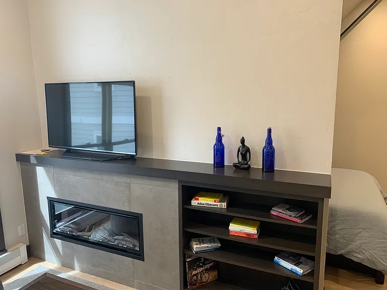 105 Jefferson Ave — Photo 6