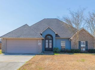 13812 Shady Hollow Dr, Denham Springs, LA 70726
