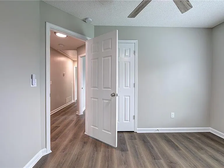 23 Vintage Ct SW — Photo 36