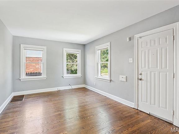 2nd image of 6838 Raymond Ave
