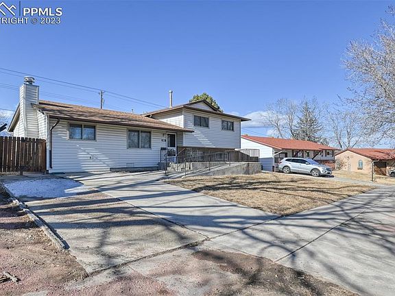 3rd image of 1406 Rainier Dr