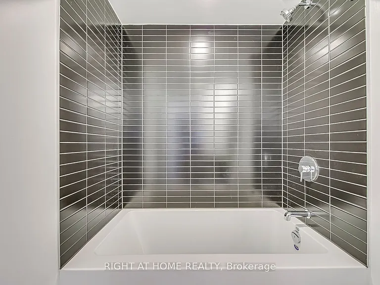 86 Dundas St E #606 — Photo 24