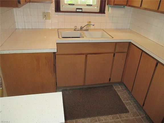2nd image of 1642 Riverview St NW
