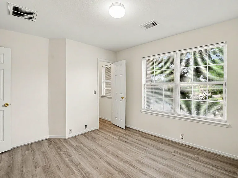 19130 Edens Dawn Dr — Photo 17