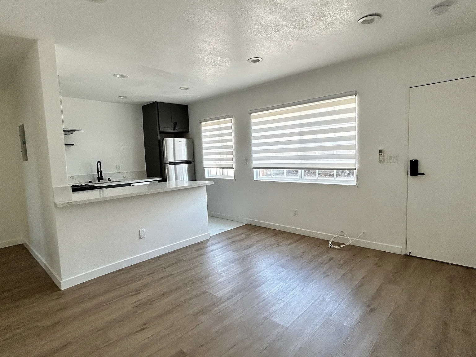 Studio, 600 sqft, $2,000 — Photo 3
