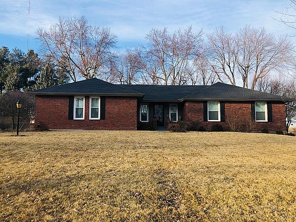 2nd image of 3515 Emerald Ln