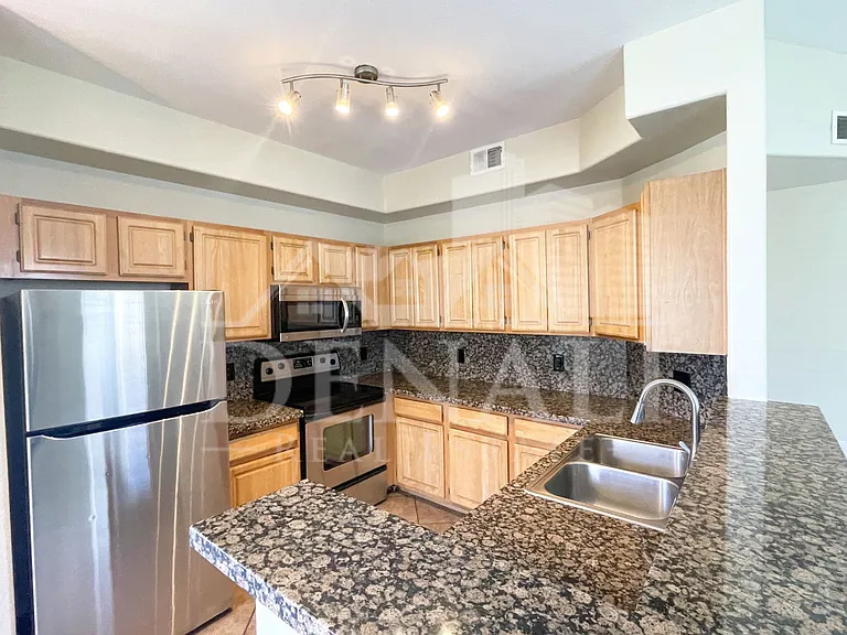 2929 W Yorkshire Dr #1019 — Photo 8