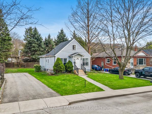 19 Beaucourt Rd, Hamilton, ON L8S 2R1