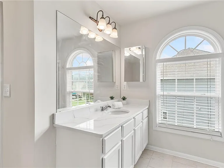 5325 Plymouth Pl — Photo 34