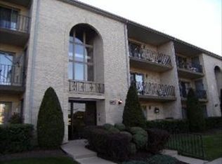 10534 Central Ave UNIT 1S, Chicago Ridge, IL 60415