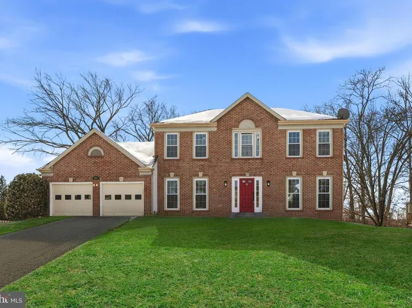 12011 Meadowville Ct, Herndon, VA 20170