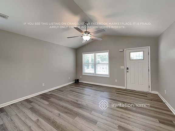 3rd image of 1125 Roberts St