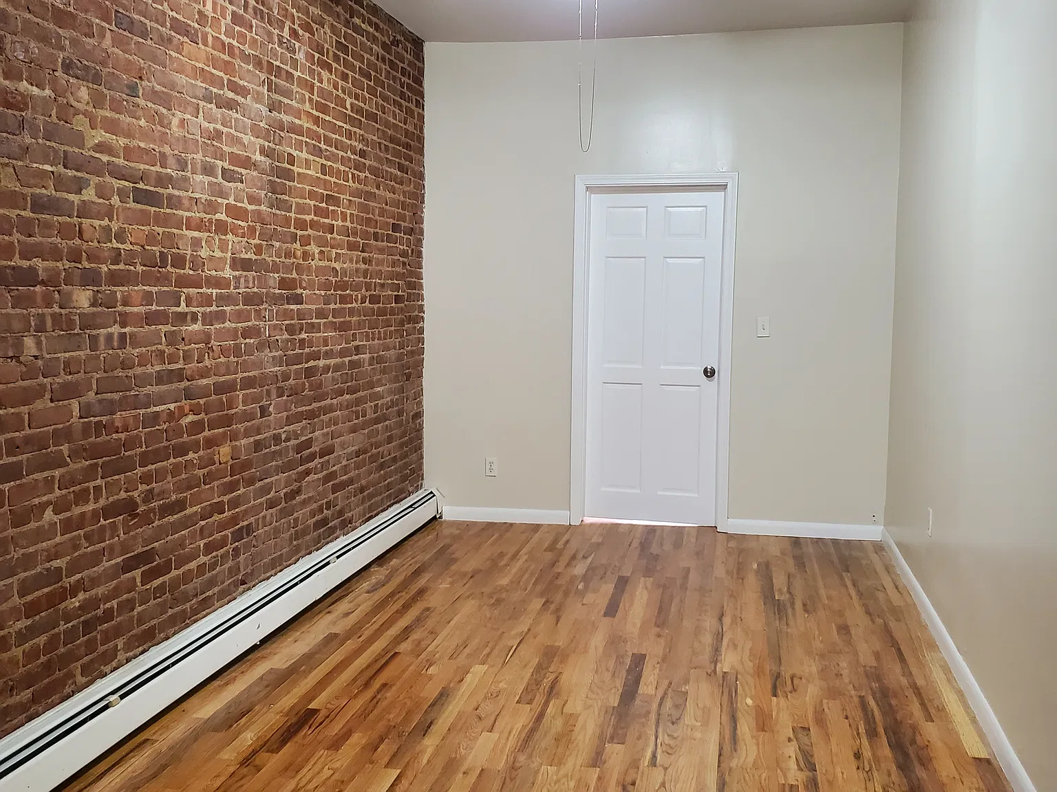 1 bed, 750 sqft, $2,312 — Photo 2