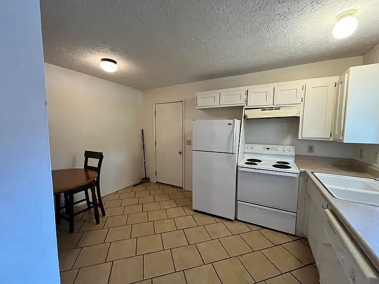 1030 W Central St — Photo 6