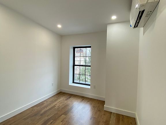 5th image of 475 Willoughby Ave APT 3