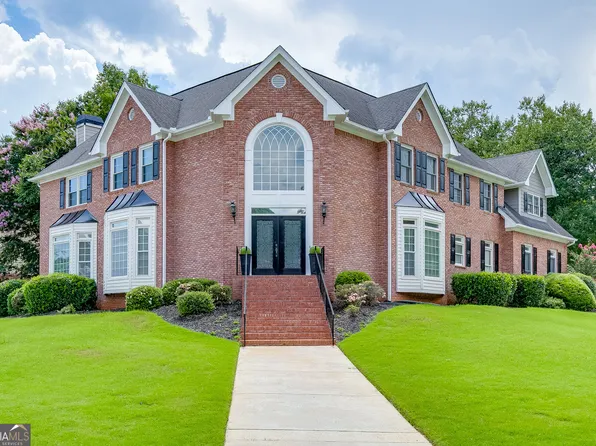 5332 Candleberry Dr SW, Lilburn, GA 30047