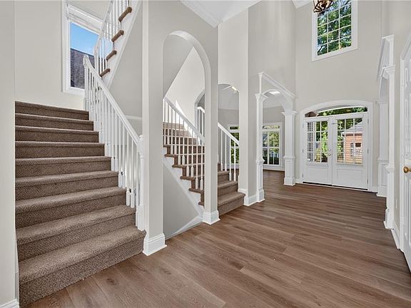 5th image of 8425 Edwardton Dr