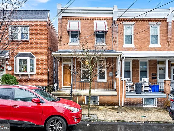 2nd image of 3440 Ainslie St