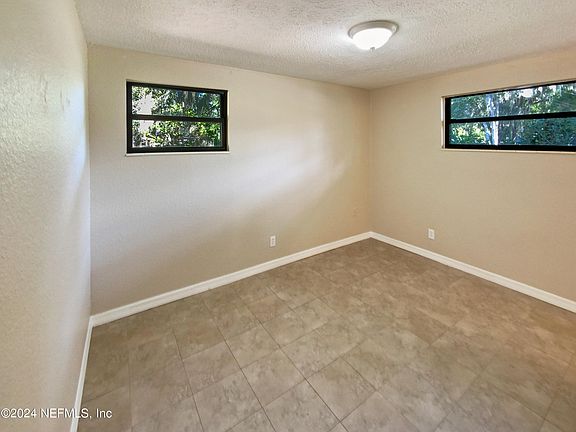 3rd image of 360 CANIS Drive S
