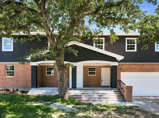 220 Brown Trl, Hurst, TX 76053