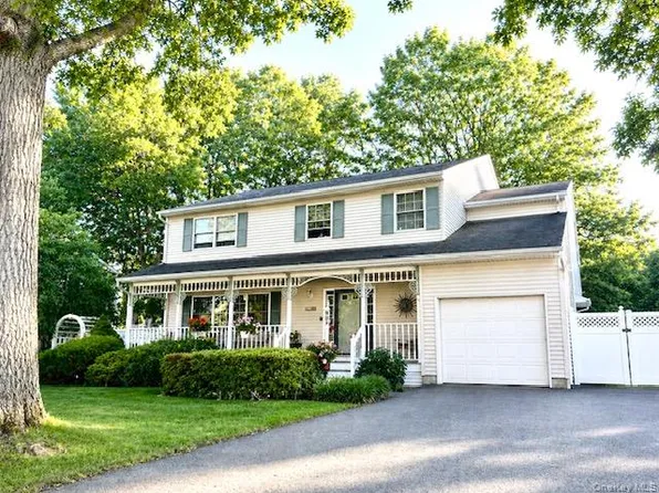 1288 Boston Avenue, Bay Shore, NY 11706