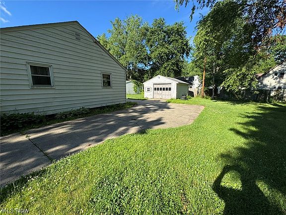 2nd image of 766 Valdes Ave