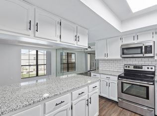 8302 N 21st Dr #L205, Phoenix, AZ 85021