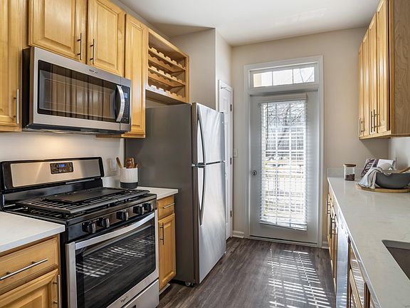 2nd image of 22541 Hickory Hill Sq #7-402