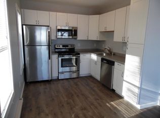 2317 W 9th St #3, Duluth, MN 55806