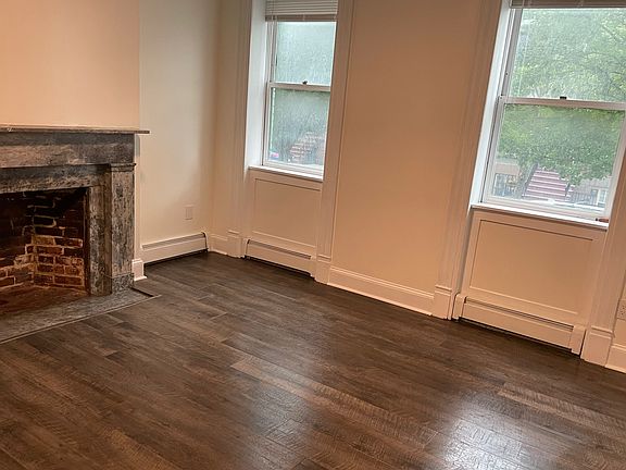 4th image of 200 N Pearl St Unit 1